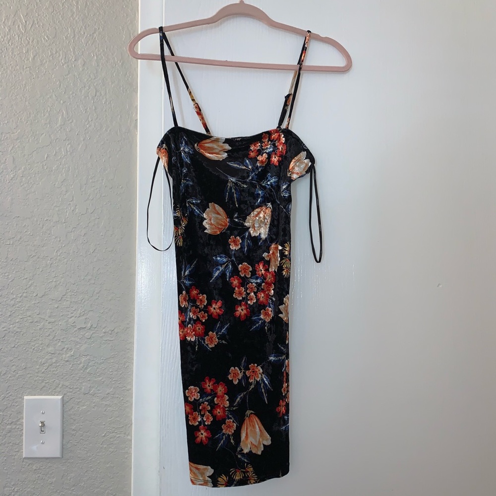 NWT Forever 21 crushed velvet minidress